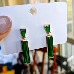 Emerald and rose gold drop earrings